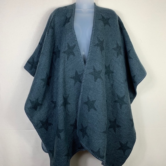Woolrich Jackets & Blazers - 💫Woolrich | Reversible Blanket Wrap